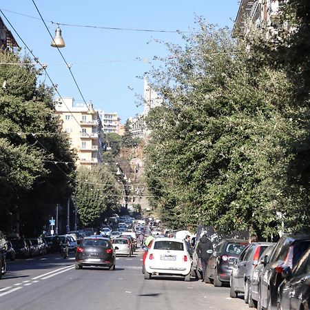 Grace'S Home In The City Center Napoli Esterno foto