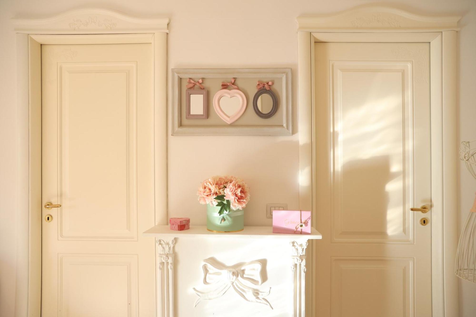 Grace'S Home In The City Center Napoli Esterno foto