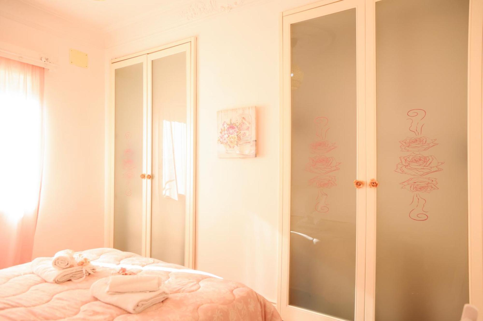 Grace'S Home In The City Center Napoli Esterno foto